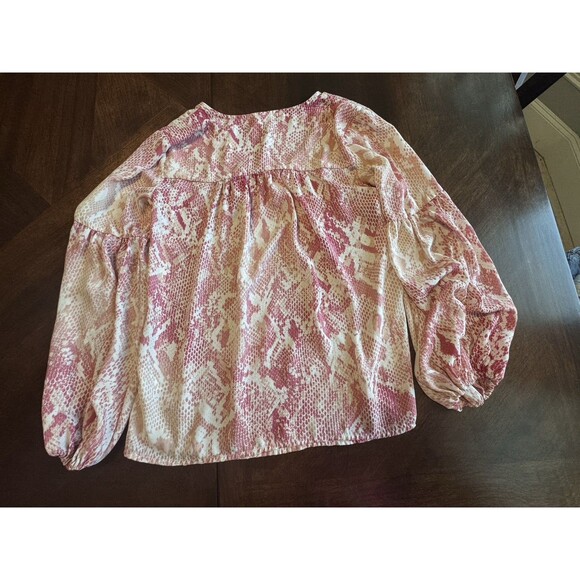 Cabi Top Womens XS Bethany Balloon Sleeve Pink Snakeskin Print Blouse Style 5708 - Picture 2 of 7